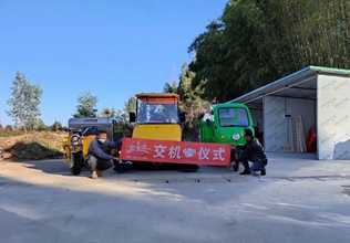 云南昆明海埂訓練基地交機駕駛式掃地車S9,車載三輪高壓沖洗車K-11,三輪垃圾桶轉(zhuǎn)運車